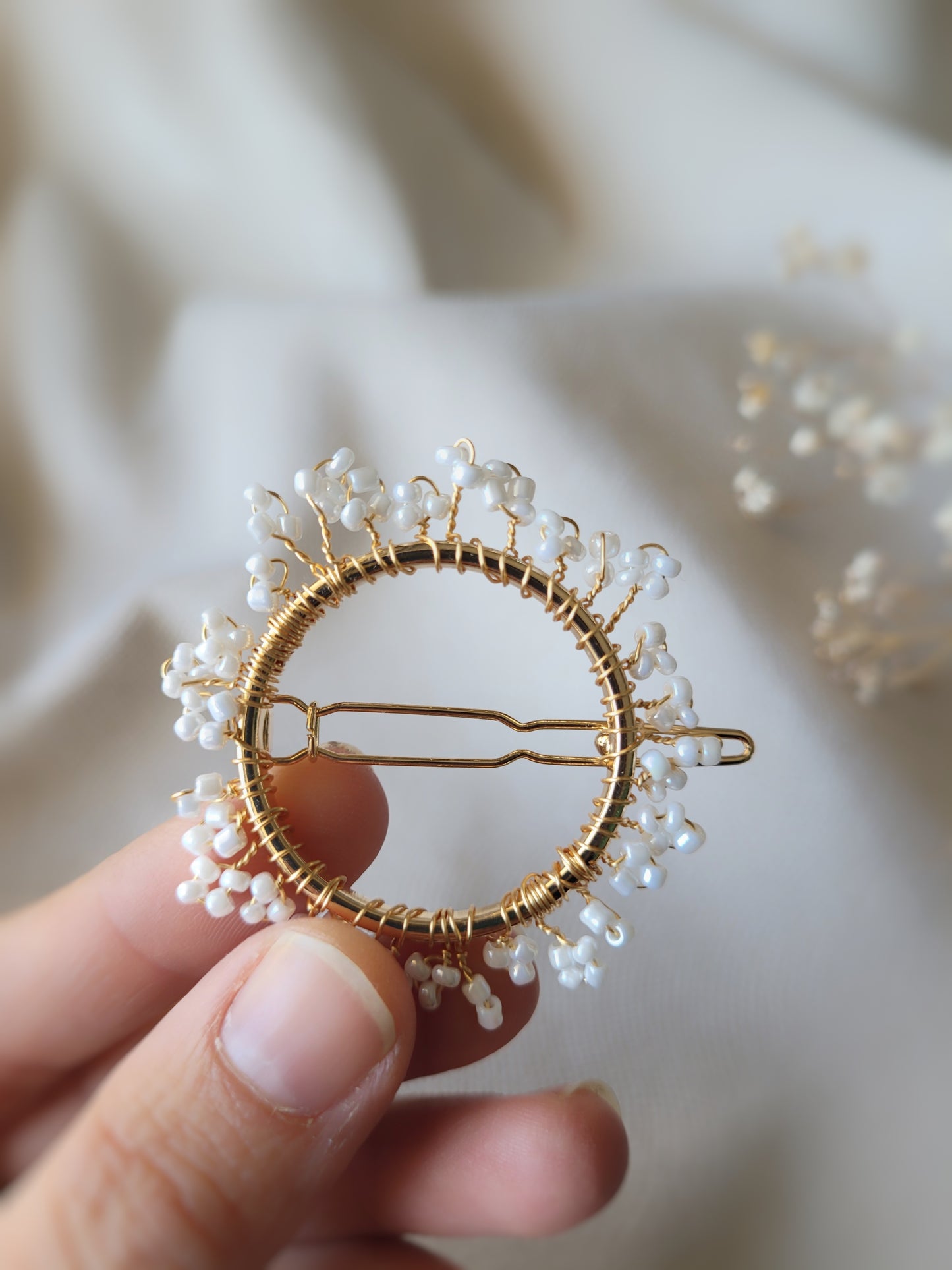 Barrette cercle doré et perles nacrées - GYPSOPHILE