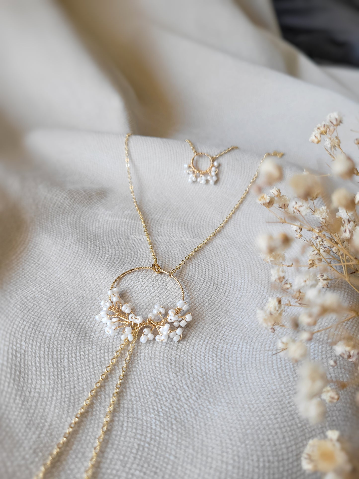 collier mariage doré et perles raffiné