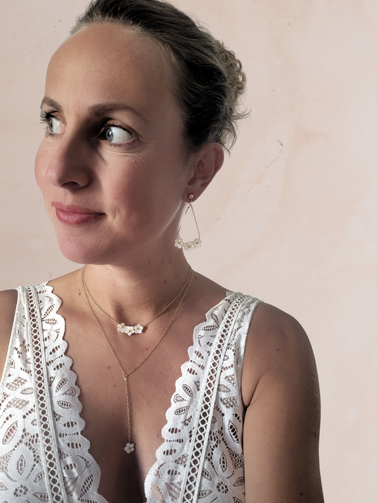 ras de cou mariage fleur nacrées