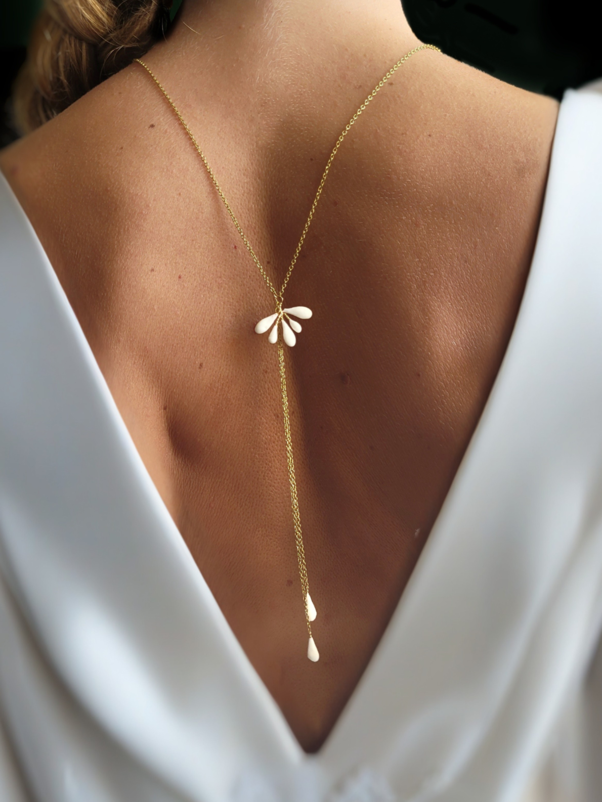collier de dos goutte en porcelaine mariage