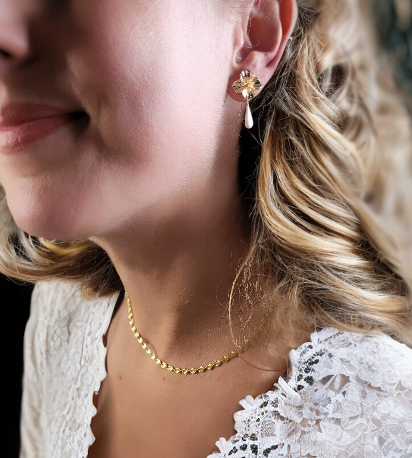 boucles d'oreilles mariée dorée élégantes