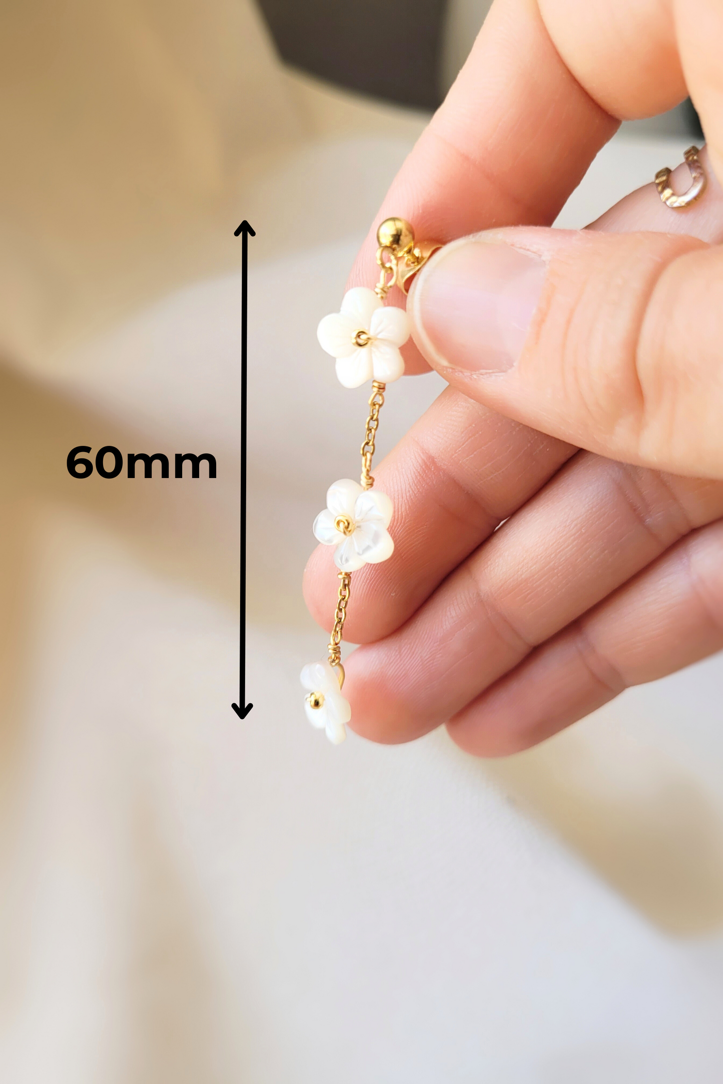 Boucles d'oreilles pendantes fleurs - MALIKA