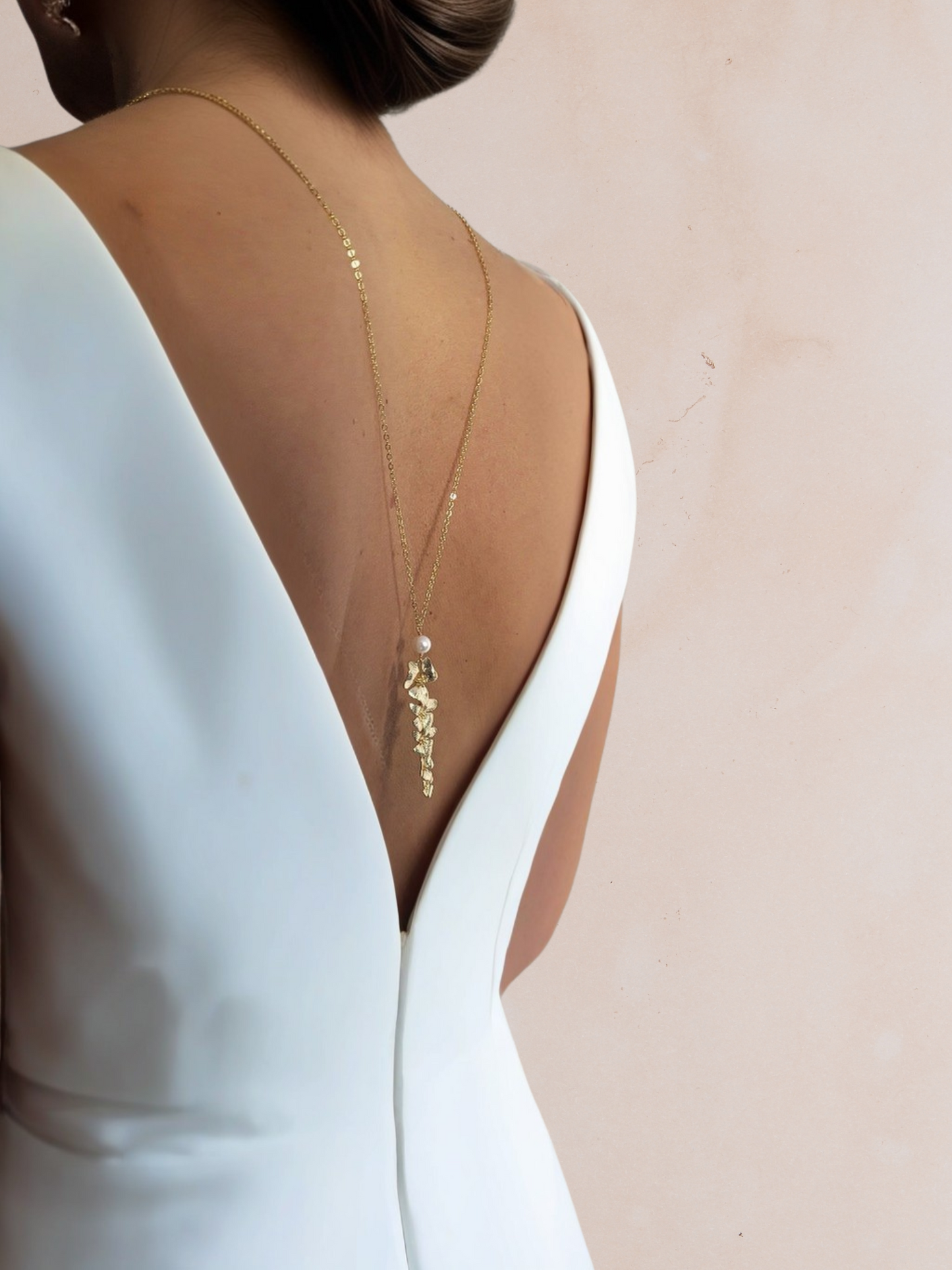collier de dos cérémonie civile