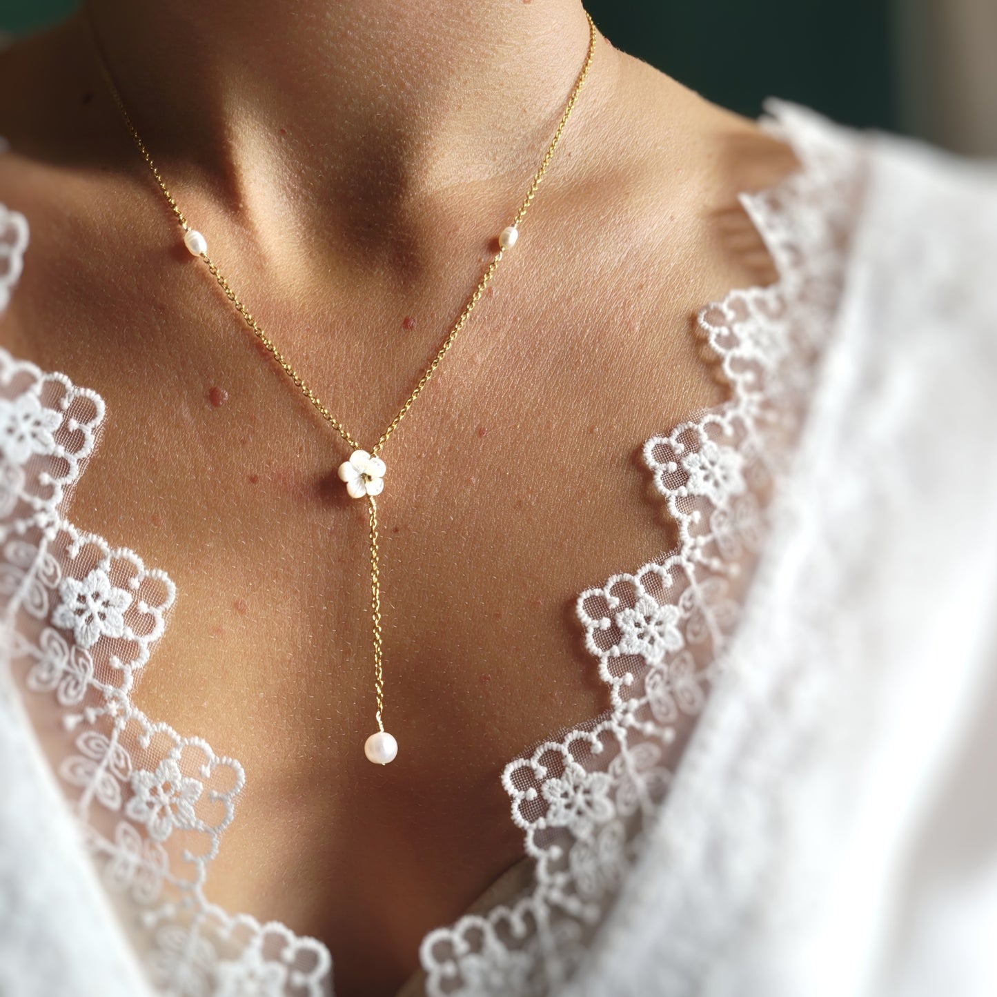 collier mariage lasso fleur nacre et perles