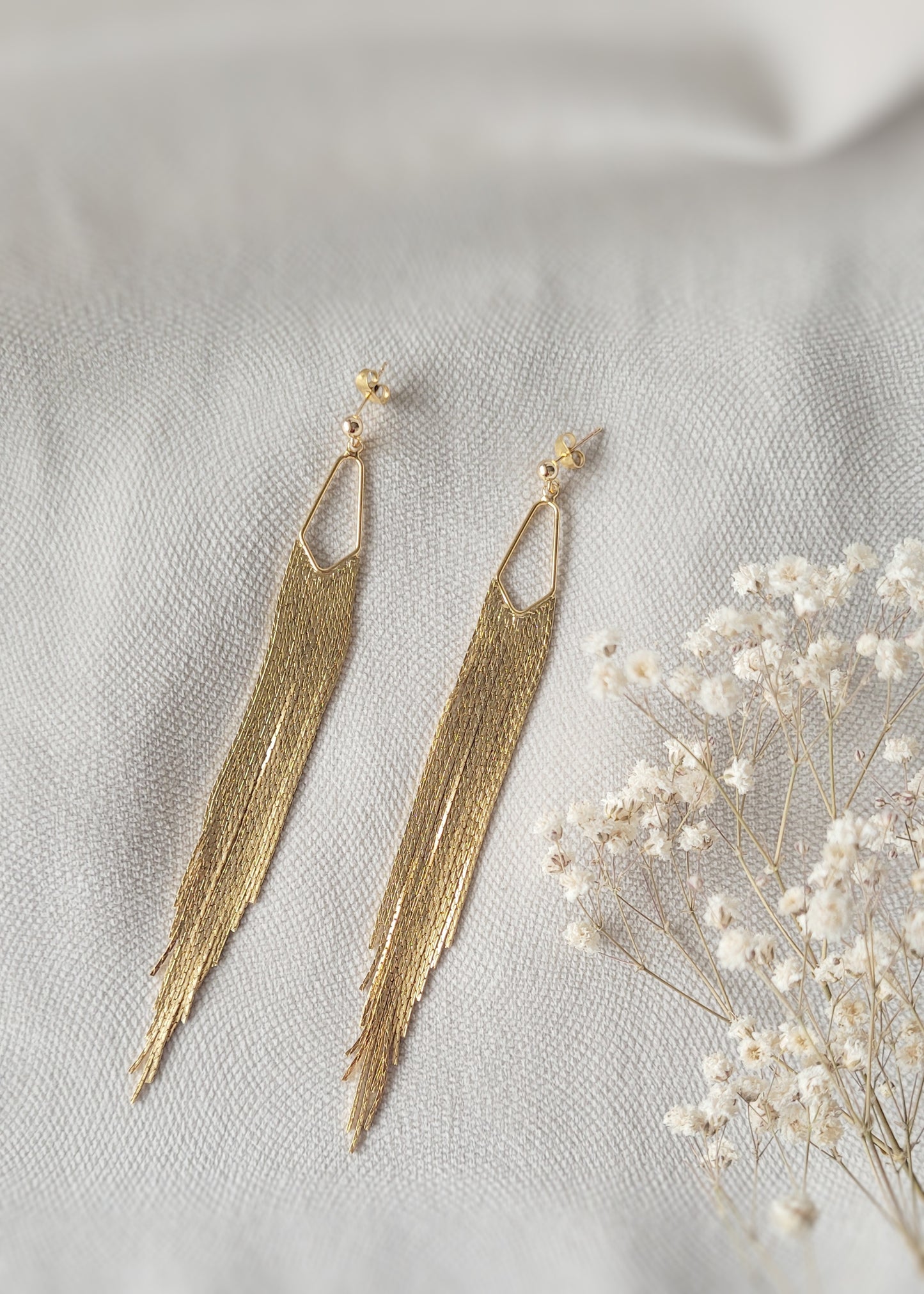 grandes boucles d'oreilles pendantes franges dorées pour soirée chic
