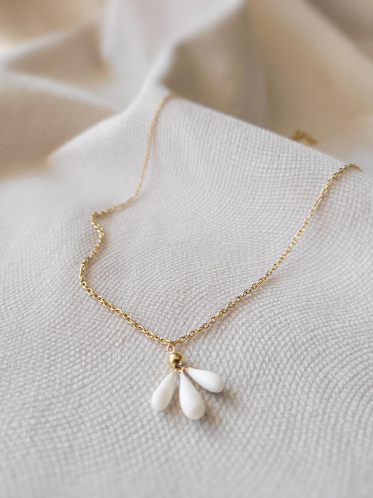 collier pendentif gouttes en porcelaine mariée