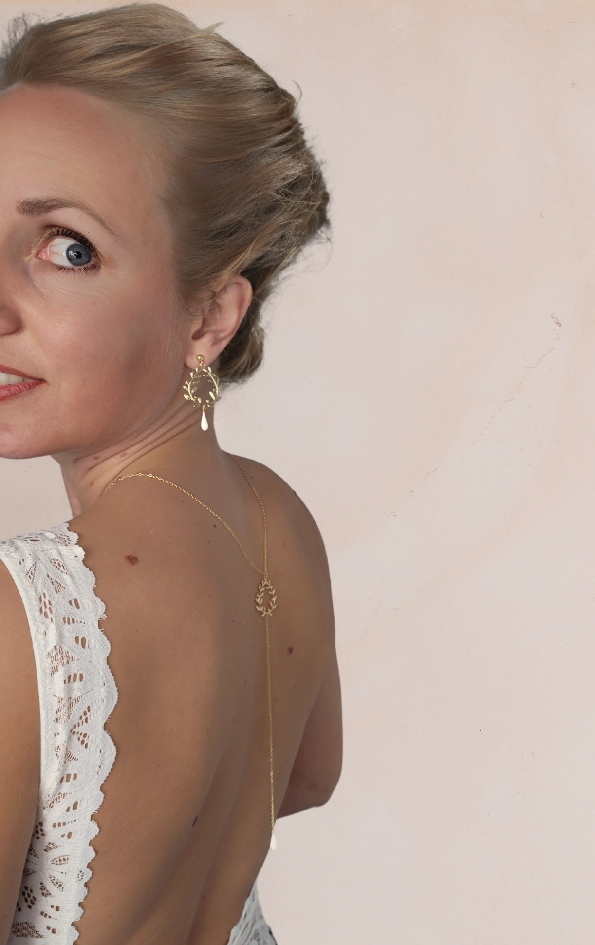 Collier de dos porcelaine DAPHNEE