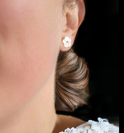 boucles d'oreilles mariage fleur blanche