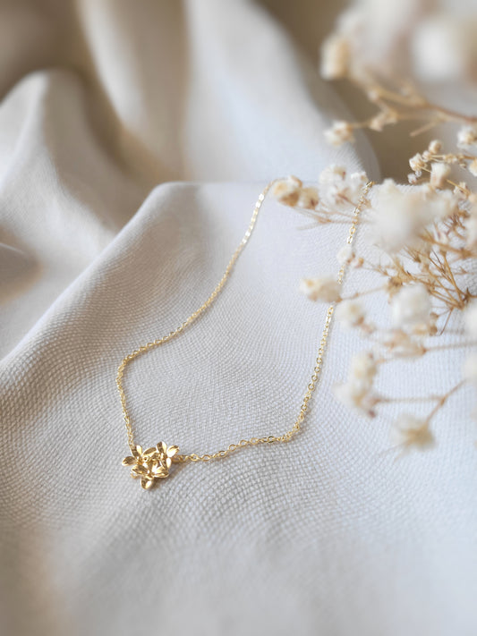 Collier mariage fleurs dorées