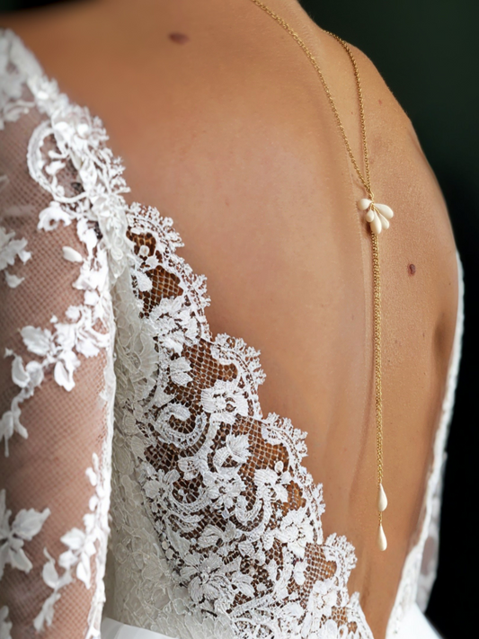 collier dos nu robe de mariée 