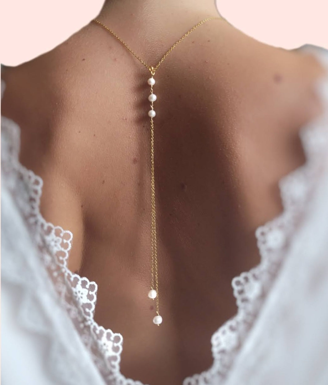 collier de dos mariage perles