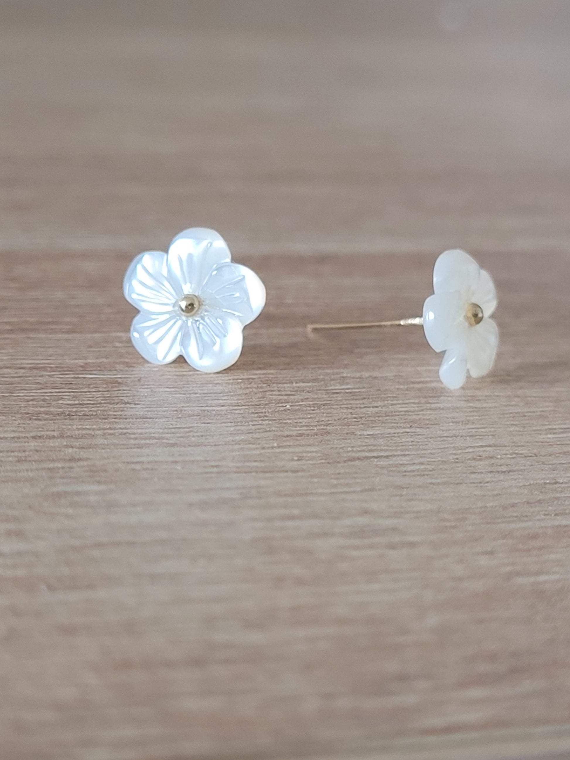 boucles d'oreilles fleur simple