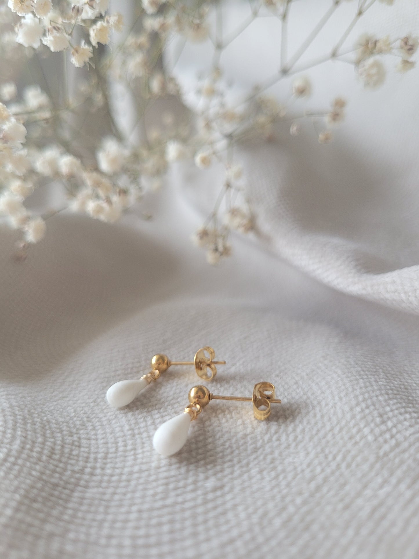 Petites boucles d'oreilles mariage porcelaine - Anita