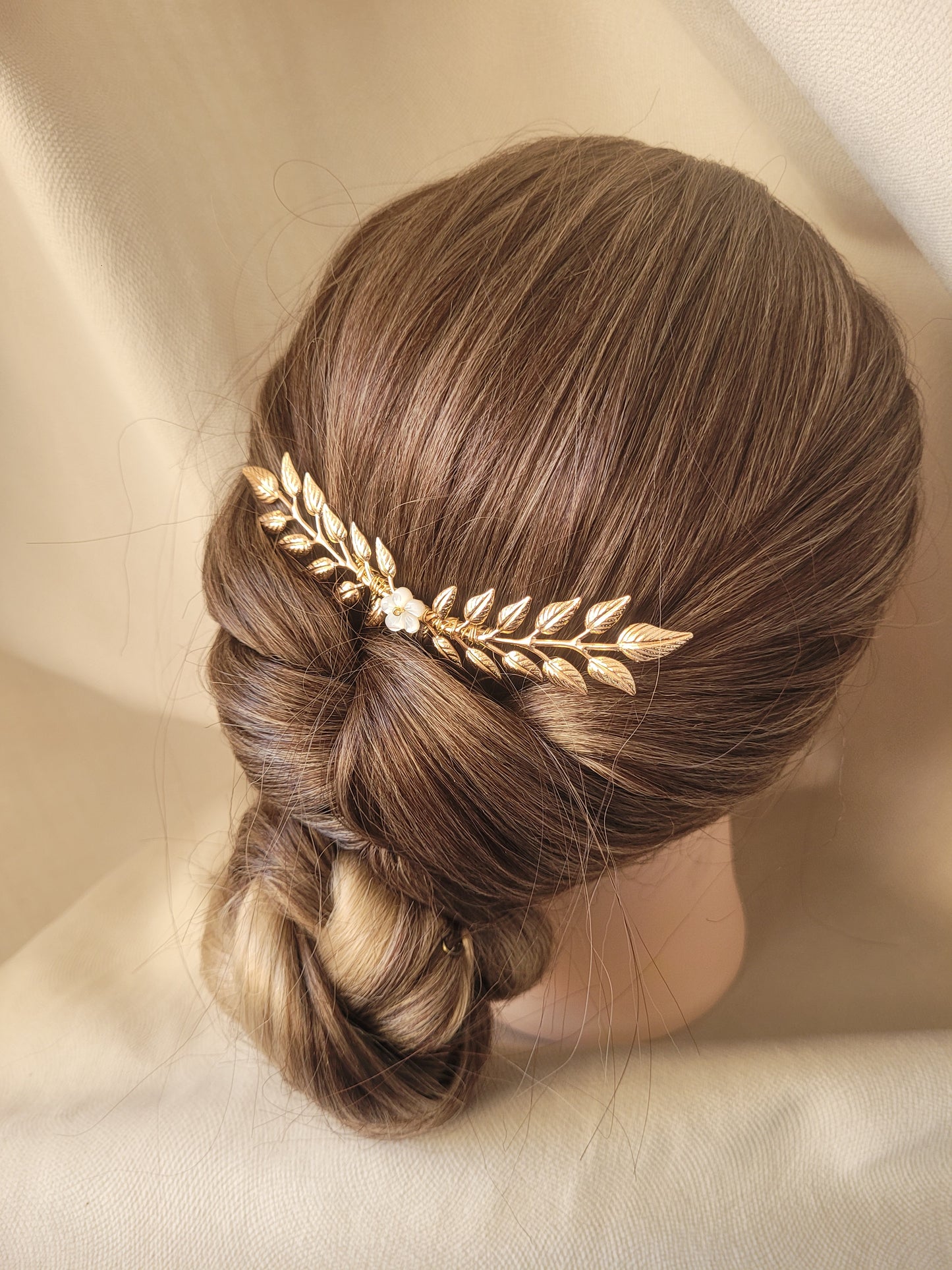 bijoux de cheveux mariage feuillage doré 