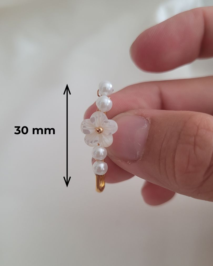 Attache bolero de mariée dorée avec fleur en nacre et perles - AMELIA
