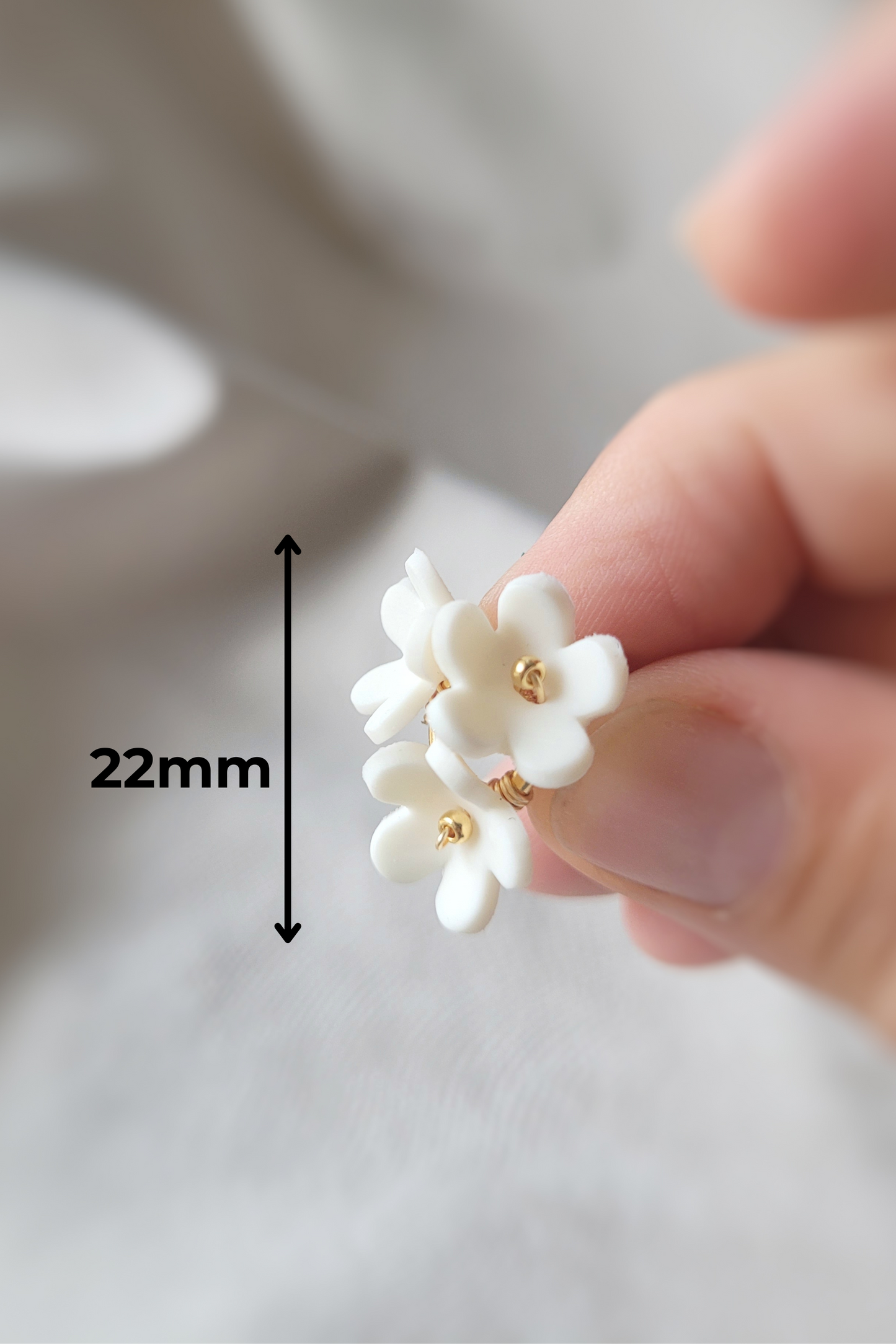 Puces d'oreilles fleurs en porcelaine - MONICA