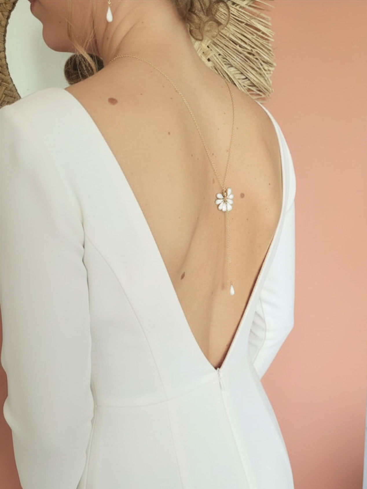 Collier de dos eventail en porcelaine - CHARLOTTE