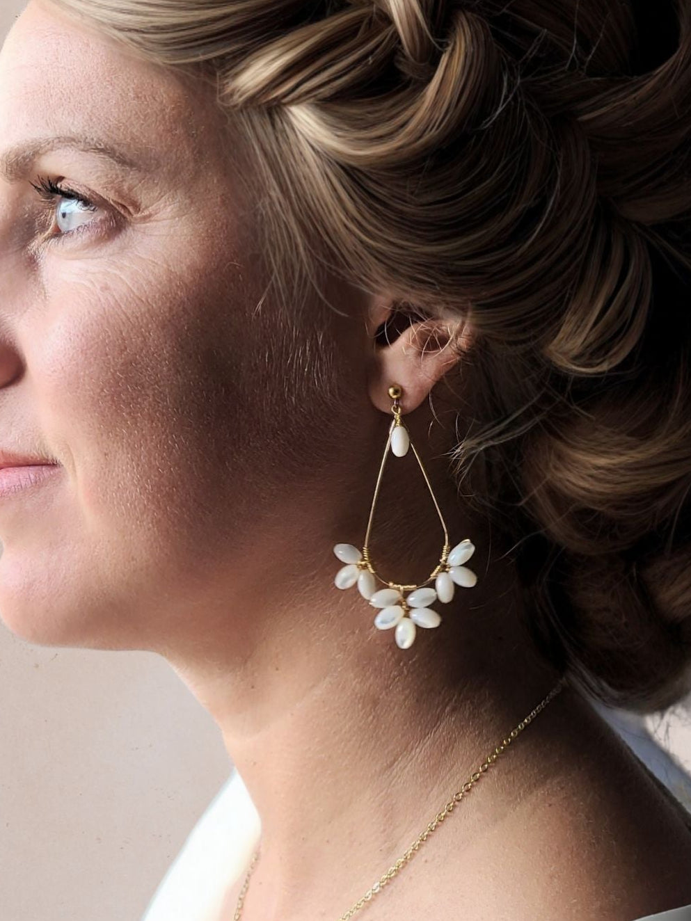 Boucles d'oreilles pendantes perles sur goutte en laiton doré à l'or fin 24 carats