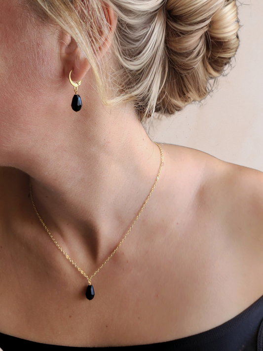 boucles d'oreilles pendentif goutte noire pendante, boucles d'oreilles très élégantes pour tenue reveillon