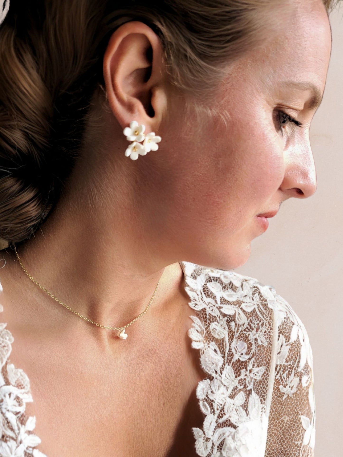 boucles d'oreilles fleurs en porcelaine cérémonie civile mariage