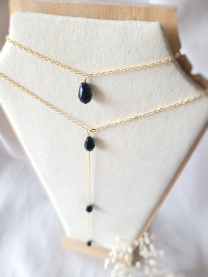 collier de dos de créateur, chaîne en laiton doré à l(or 24 carats et perles noires facettées en forme de goutte