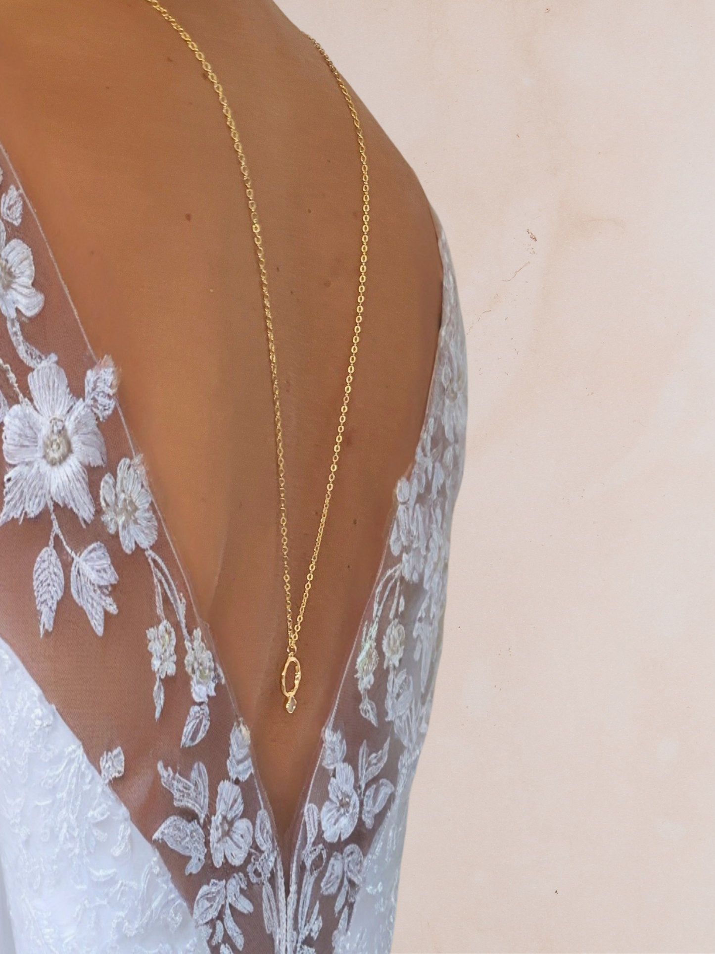 collier de dos mariage cercle et zircon grand dos nu