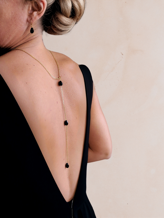 collier de dos perles noires dans le dos pour tenue grand dos nu élégant