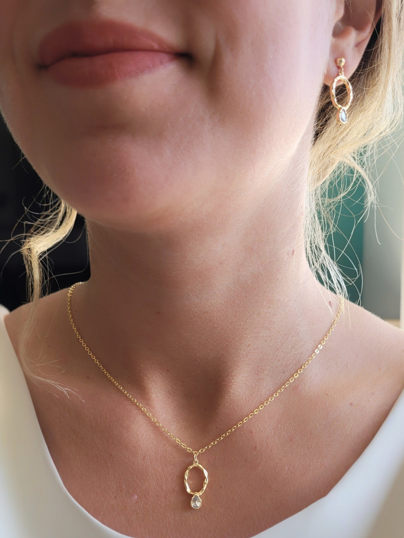 ensemble bijoux femme anneau ovale et goutte en zircon serti