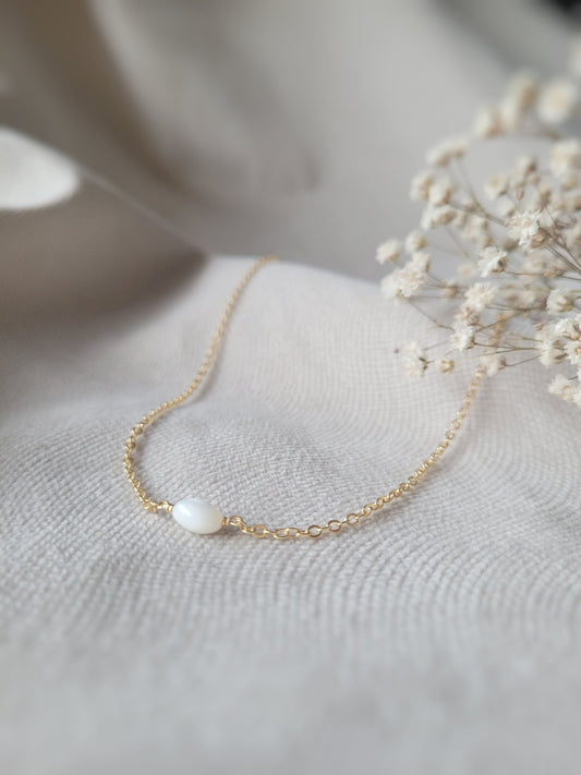 collier ras de cou minimaliste perle grain de riz mariage