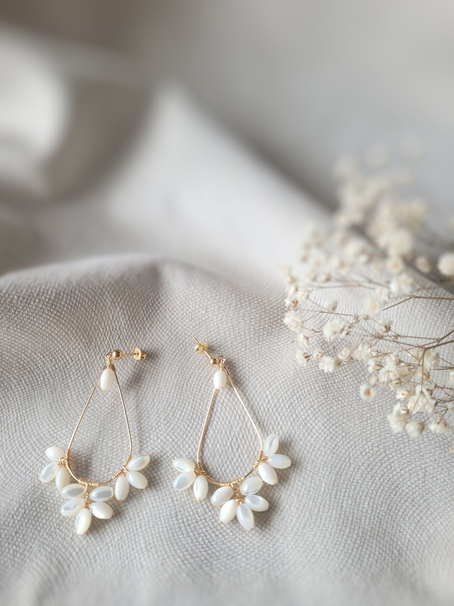 grandes boucles d'oreilles perles blanches mariage
