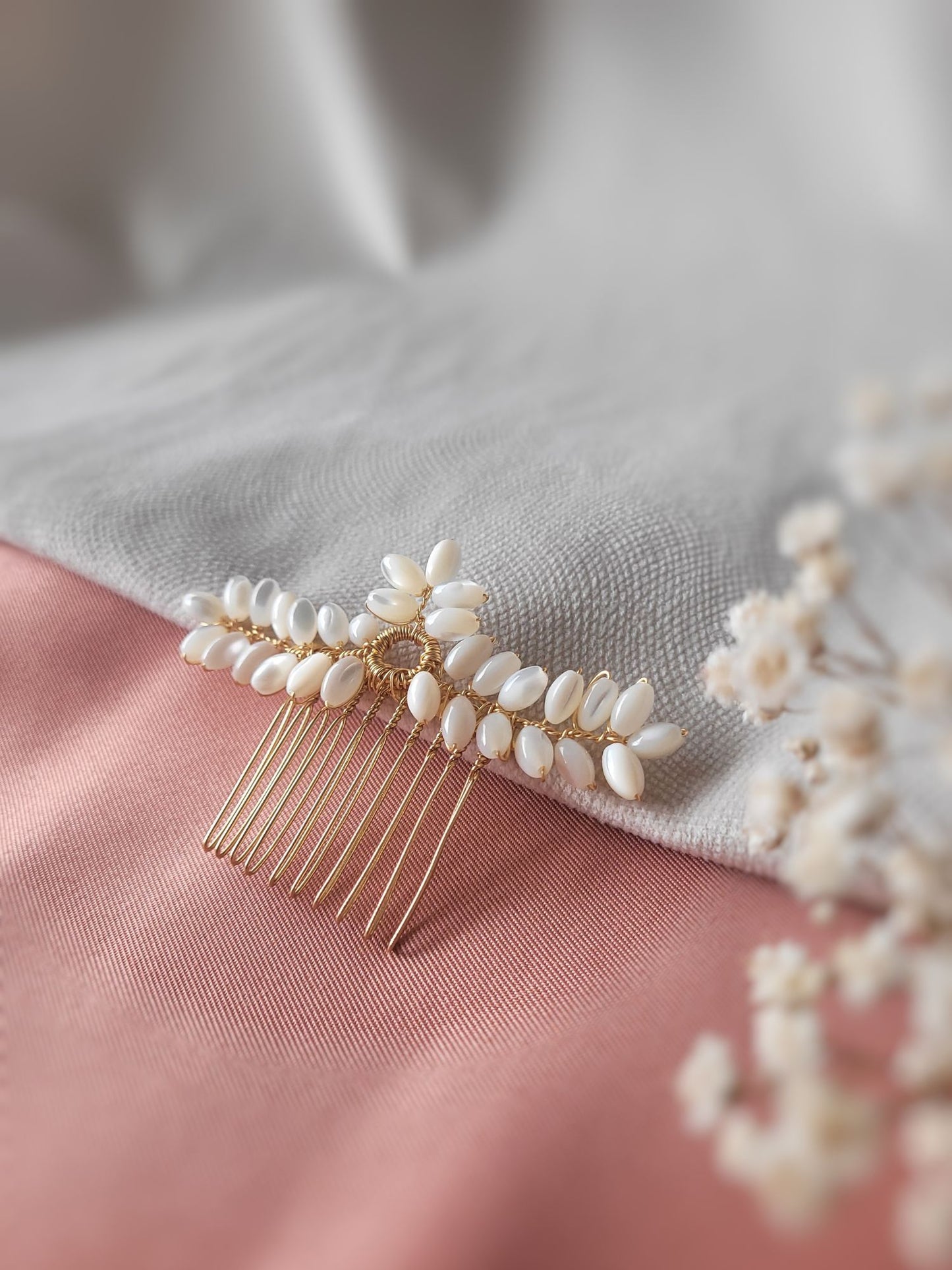 peigne coiffure mariée perles nacrés blanches ivoire