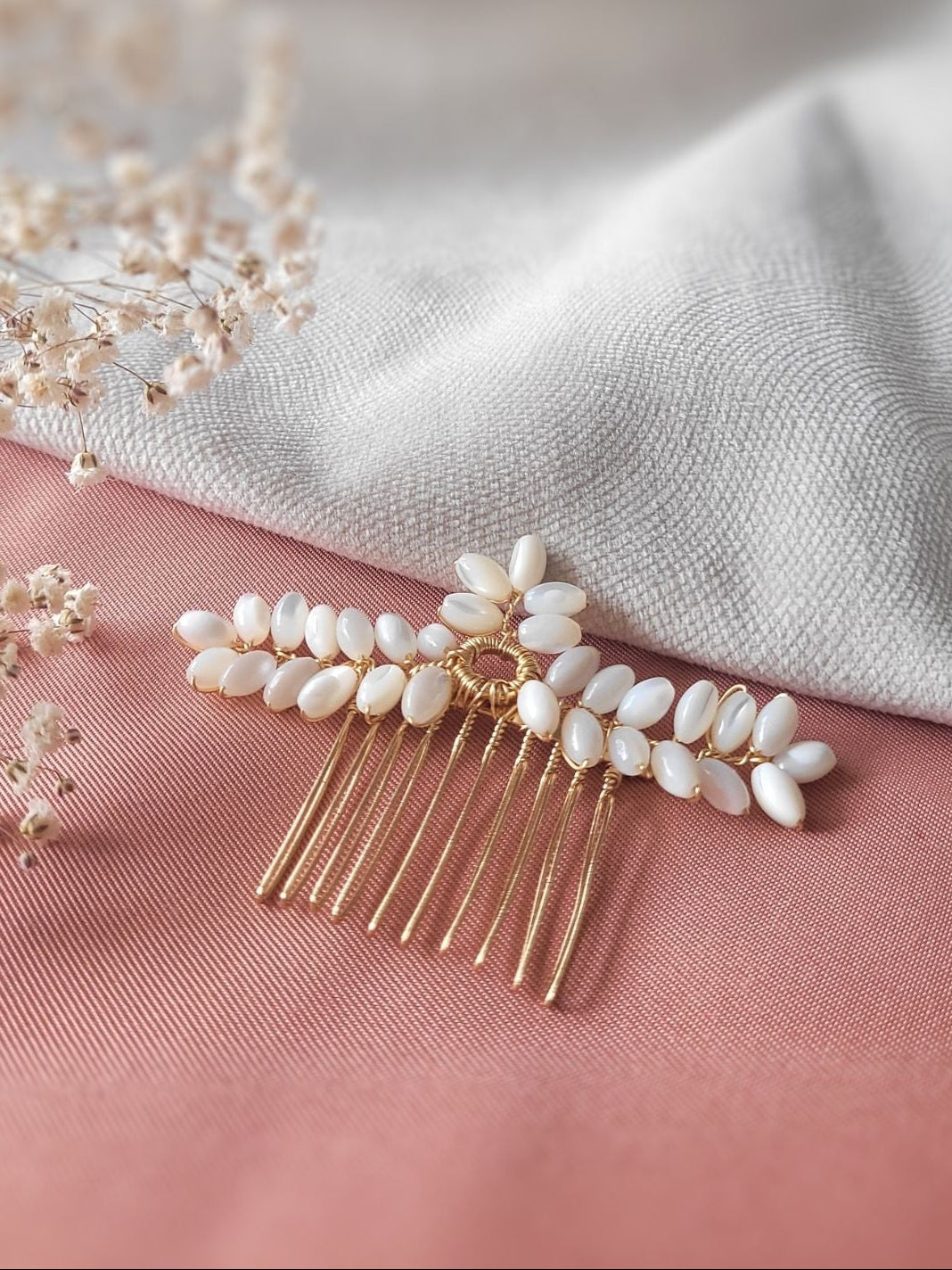 Peigne de mariée doré et perles en nacre