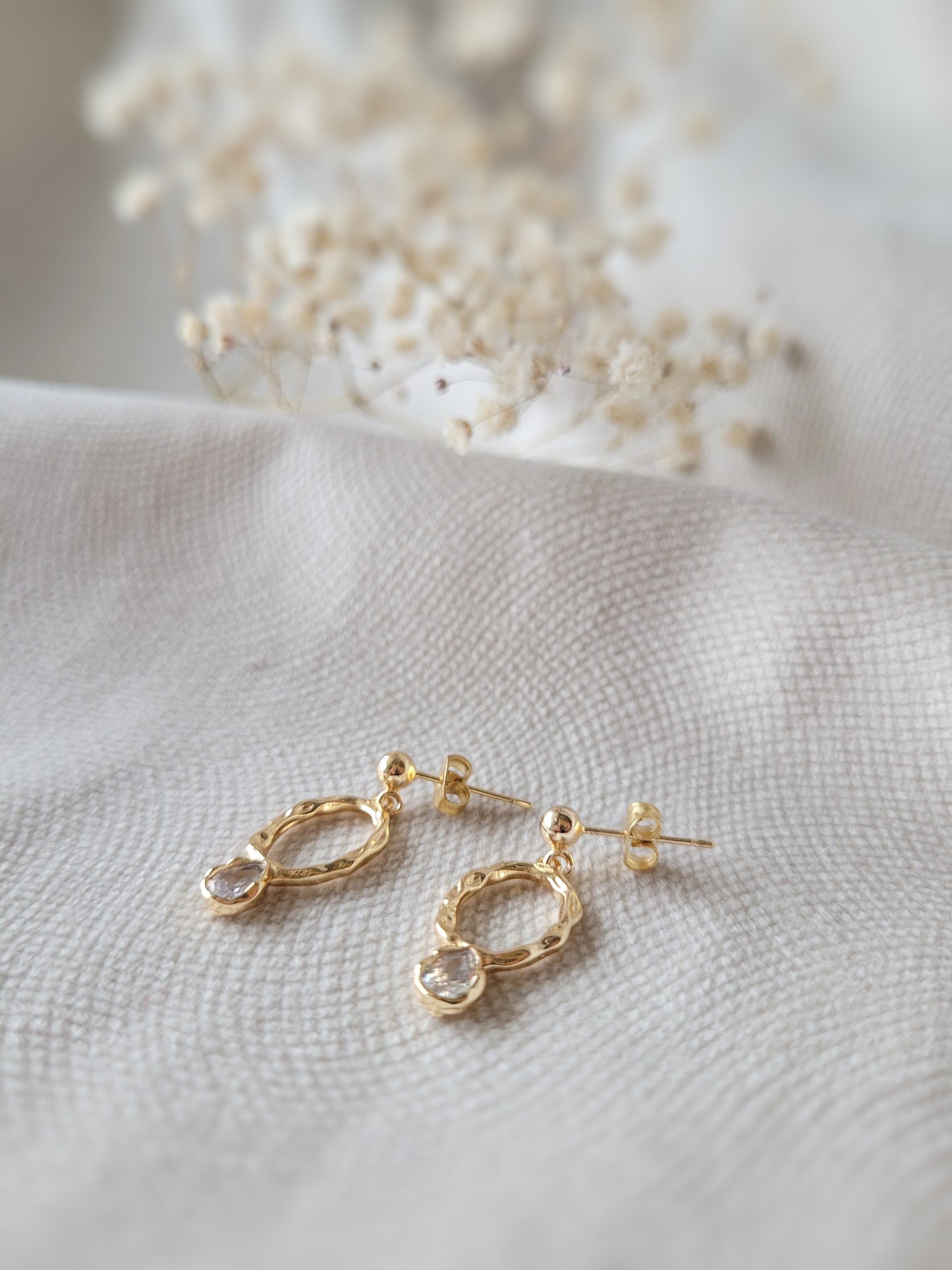 petites boucles d'oreilles pendantes avec zircon fêtes de fin d'année